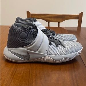Nike Kyrie II Size US 11
